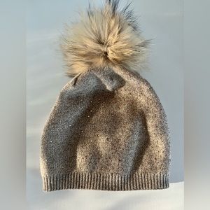 Maniere Winter hat with real fur Pom Pom